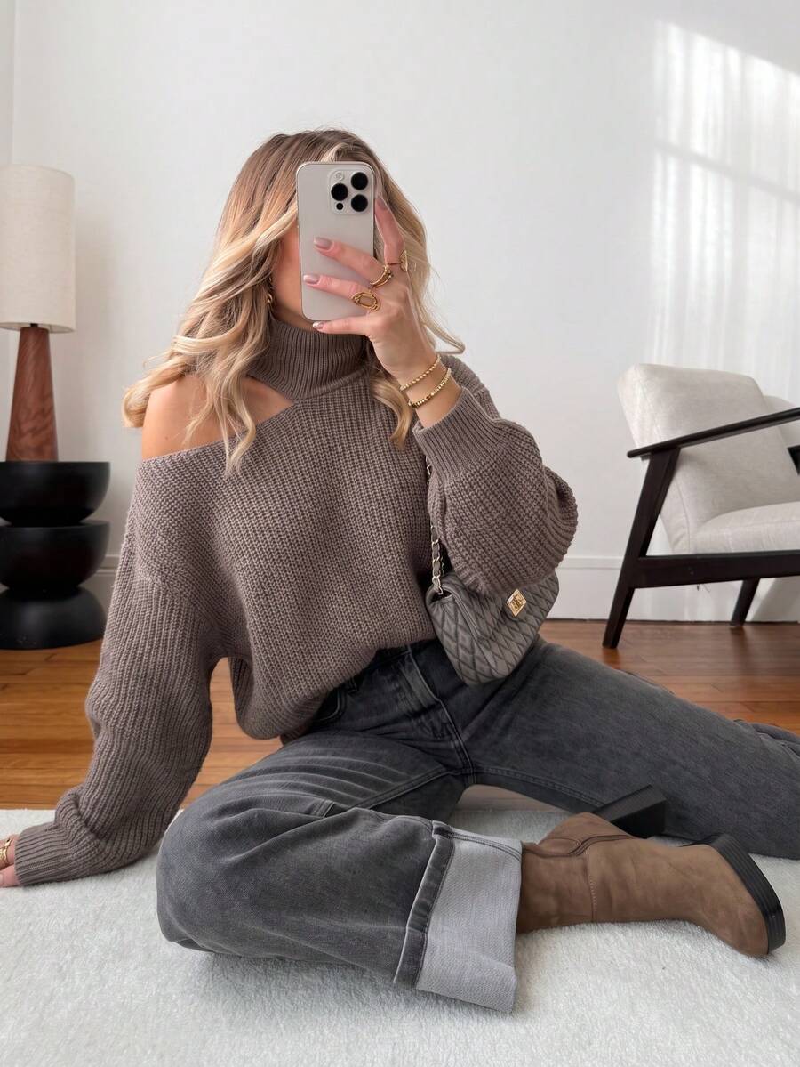 Sweater Turtleneck Rajut Waffle SEREN Wanita dengan Detail Bahu Terbuka, Pullover Lengan Panjang untuk Gaya Musim Gugur dan Musim Dingin - Coklat - View 1