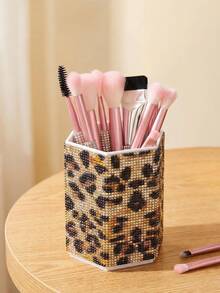 Soporte para brochas de maquillaje con estampado de leopardo y cristales de imitación, forma hexagonal, gran capacidad, superficie incrustada con cristales de imitación de colores, estilo de lujo brillante, patrón completo de cristales de imitación, forma de columna hexagonal, detalles de borde nítidos, contenedor de herramientas de maquillaje, adecuado para tocador de dormitorio, escritorio de sala de maquillaje y otras escenas - Multicolor - Ver 8