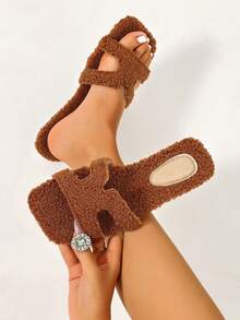 Ximi Ruo Women's Solid Color Flat Fuzzy Fur Slippers Casual Holiday Beach Home Indoor Outdoor Wear Autumn Winter Warm Slippers Simple Fashion Fuzzy Slippers Slouchy Slip-On Women's Shoes Soft Fur Lining Daily Commute Outfit Indoor Home Outdoor Street Wear Versatile Soft Lightweight Women's Slippers Autumn Winter Warm Gentle Style Women's Slippers Comfortable Flat Casual Travel Outfit Shoes Slouchy Home Outdoor Wear Dual-Use Fleece Slippers - Brown - View 5
