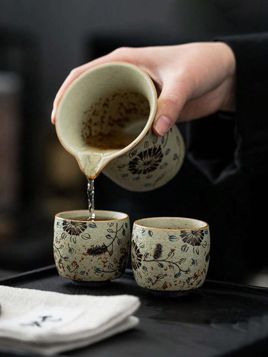 1pc/2pcs Vintage Exquisite Outlined Dandelion Blue And White Ceramic Tea Cup, Chinese Retro Luxury Hand-Painted Gold Trim Tea Ceremony Cup, Medium Single Person Tea Cup, Tasting Cup, Suitable For Middle Eastern Black Tea, Saudi Coffee, Suitable For Personal Use, Collection, Gift, Hosting Guests And Friends - Multicolor - View 1