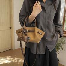 A Stylish, Unique Everyday Handbag; A Modern, High-Capacity Women's Shoulder Bag Suitable For Work, Commuting, And Campus Life. - Brown - View 3