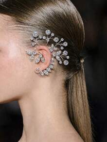 outingfit 1 pieza Nuevo pendiente de gancho de oreja con forma de hoja sin perforación, exagerado con strass, accesorio de escenario y pasarela - Plateado - Ver 1