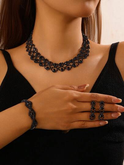 3pcs/Set Cool Retro Style Hypoallergenic Black Diamond Hollow Jewelry Women's Necklace Women's Earrings Women's Bracelet Women's Jewelry Set Women's Accessories Back To School Autumn Accessories Suitable For Halloween Party Evening Gala Wedding Daily Wear Photo Shoot Birthday Gift Holiday Gift