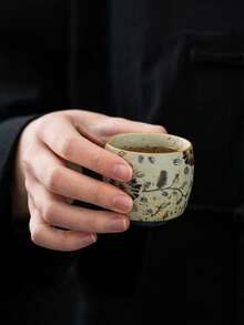 1pc/2pcs Vintage Exquisite Outlined Dandelion Blue And White Ceramic Tea Cup, Chinese Retro Luxury Hand-Painted Gold Trim Tea Ceremony Cup, Medium Single Person Tea Cup, Tasting Cup, Suitable For Middle Eastern Black Tea, Saudi Coffee, Suitable For Personal Use, Collection, Gift, Hosting Guests And Friends - Multicolor - View 3