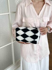 Tas Mewah Bulu Domba Keriting Tas Kosmetik Serbaguna Motif Kisi Berlian Warna Kontras Blok Warna Tas Genggam Kasual Tas Kecil Hangat dan Lembut Tas Pelajar Tas Penyimpanan Kotak Pensil Pelajar - Hitam dan Putih - View 7