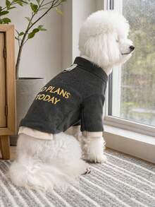 PETCIRCLE 1件裝寵物衣服 小狗幼犬貓咪適用 可愛寵物秋冬款 簡約純色百搭 防風保暖 字母刺繡 2合1衛衣 - 彩色 - 查看 2