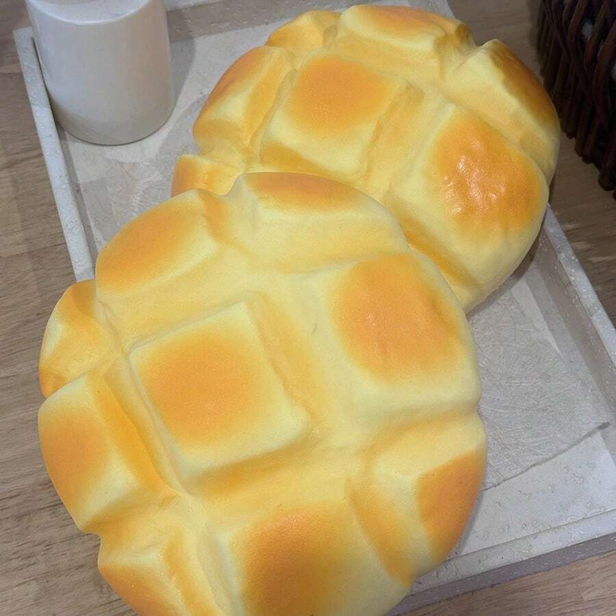Tachimi 1 buah Mainan Squishy Roti Nanas Besar yang Mengembang Lambat, Mainan Pereda Stres Berbentuk Makanan Realistis yang Lembut dan Mengembang, Mainan Sensorik Portabel untuk Meja, Hadiah Kejutan Lucu untuk Teman - MultiWarna - View 1