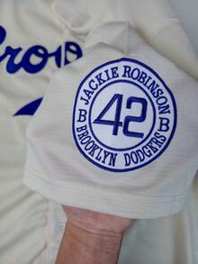 Men's #42 Legendary Jackie Robinson Beige Embroidered Baseball Jersey, 1955 Champion Vintage Commemorative Baseball Apparel, Fan Gift - Beige - View 7
