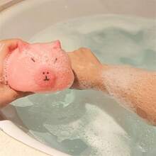 1 pièce Éponge de bain mignonne en forme de capybara, brosse de bain exfoliante douce, boule de bain en mousse en forme d'animal amusant, indispensable pour les filles et les étudiants en dortoir, accessoires de bain pour enfants et adultes, éponge en filet africain, gant exfoliant, accessoires de douche - Multicolore - Voir 9
