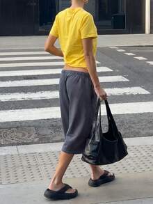 灰色側條紋寬腿運動短褲，鬆緊腰中長度寬鬆女款休閒街頭風短褲，夏季運動休閒復古風 - 灰色 - 查看 7