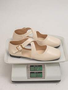 Plus Size 35-43 Beige Women's Classic Minimalist Fashion Smooth Leather Cross Strap Vintage Metal Buckle Side Hollow Square Toe Flat Mary Jane Shoes, Lightweight Comfortable Non-Slip Wear-Resistant Versatile For Daily Commute And Casual Wear, Spring/Summer - Beige PU-x Cross Strap - View 10