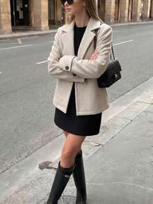 Jaket Pendek Wanita Longgar dengan Kerah Oversized, Detail Manset Kancing Tunggal, Jaket Pendek Kasual untuk Sehari-hari di Jalanan, Cocok untuk Musim Gugur. - Aprikot - View 9
