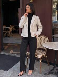 Jaket Pendek Wanita Longgar dengan Kerah Oversized, Detail Manset Kancing Tunggal, Jaket Pendek Kasual untuk Sehari-hari di Jalanan, Cocok untuk Musim Gugur. - Aprikot - View 4