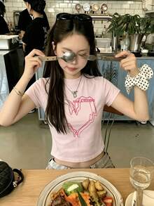 女款圓領短袖T恤，夏季新款愛心圖案與字母印花，時尚休閒百搭修身短版上衣，粉紅色 - 粉色 - 查看 7