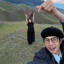 Cermin Berbentuk Hati dengan Bingkai Merah, Alat Peraga Foto Selfie Genggam Estetis, Cermin Dekoratif Portabel untuk Fotografi Pasangan Saat Perjalanan Luar Ruangan, Dekorasi Dinding Rumah - Cermin berbentuk hati - View 7