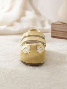 1 Pair 2026 New Dual Hook & Loop Mesh Kids Flat Shoes, Suede Patchwork Breathable Mesh Design, Minimalist Korean Style, Suitable For Daily Wear And Outfits - Yellow - View 7