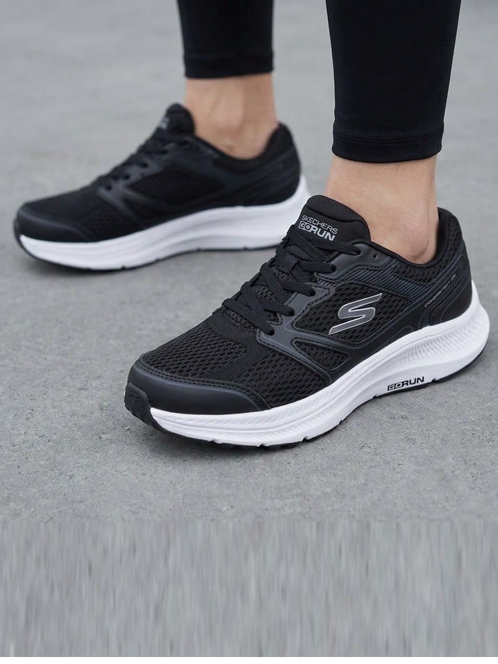 Skechers Sepatu lari stabilitas tingkat pemula seri GO RUN wanita dengan bantalan anti selip berbahan jala. - Hitam - View 1