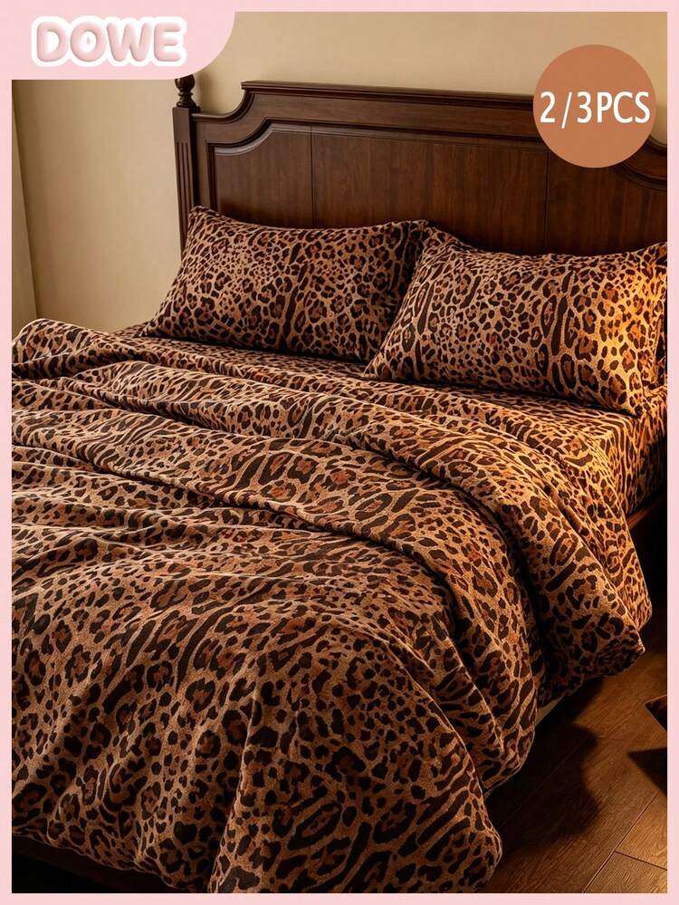 3pcs Leopard Print Bedding Set, 100% Polyester, Lightweight & Elegant, Cloud-Like Soft Touch, Duvet Cover Set (1 Duvet Cover, 2 Pillow Shams), No Filling, Suitable For All Seasons - Multicolor - View 1