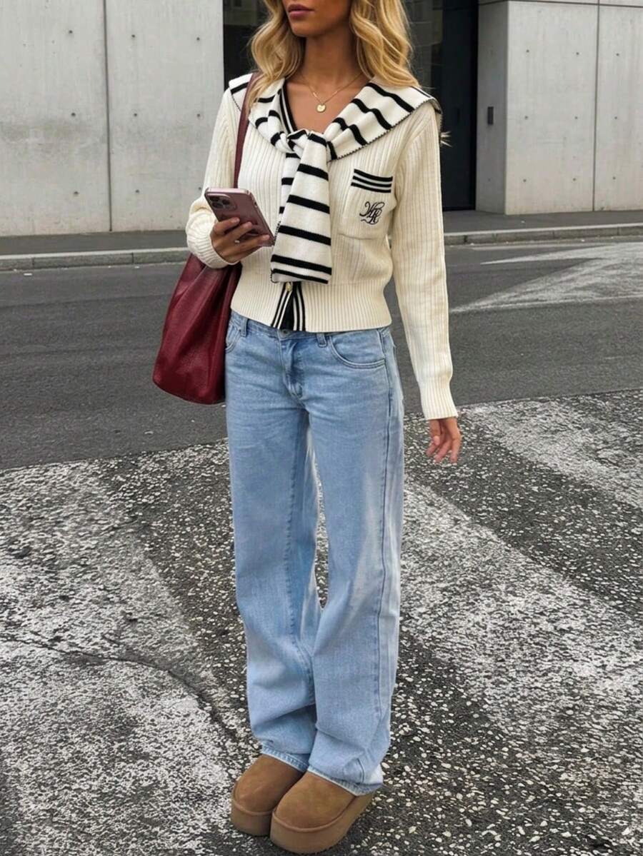 Damen Strick-Cardigan in Creme mit V-Ausschnitt, gestreiftem Matrosenkragen und Patch-Tasche, Langarm-Pullover mit Knopfverschluss, elegantes lässiges Herbst-Y2K-Top