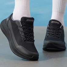 Skechers 女士拼接網面通勤舒適輕便緩震健步鞋日常通勤工作鞋 - 黑色 - 查看 2