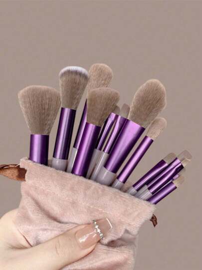 33pcs Makeup Tool Set, Includes: 13 Makeup Brushes + 4 Makeup Sponges + 4 Mini Makeup Sponges + 4 Triangle Powder Puffs + 4 Mini Cushion Powder Puffs + 1 Cleansing Sponge + 1 Hair Tie + 2 Wristbands