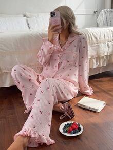 女款荷葉邊裝飾俏皮優雅居家服套裝，櫻桃條紋印花長袖上衣與長褲對比色睡衣套裝 - 粉色 - 查看 3