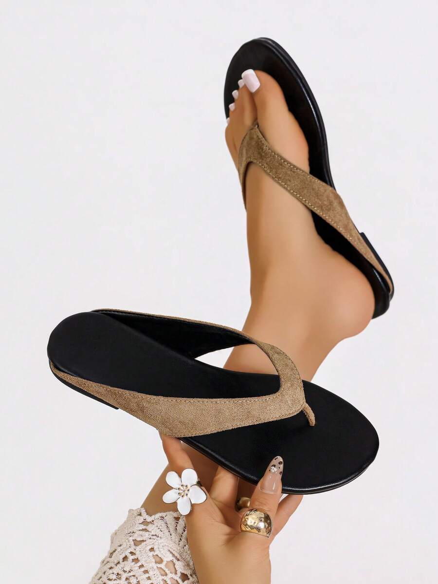 New Women's Round Toe Minimalist Thong Flip Flops, Fashionable Colorblock Casual Versatile Flat Sandals For Beach Vacation - Khaki - View 1