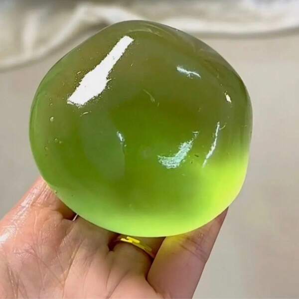 1個椰子油香味慢回彈捏捏壓力球，可塑性指尖紓壓玩具，緩解焦慮，手指捏捏玩具，手部壓力釋放，派對小禮品，禮品袋填充物，捏捏玩具，生日禮物，感官玩具