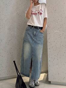 Women's Casual Vintage Washed Denim Skirt With Pockets And Buttons - Blue - View 2