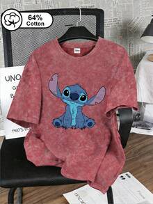 T-shirt pour femmes Disney, imprimé Stitch usé, t-shirt à manches courtes lavé vintage avec flocons de neige, convient pour le port en extérieur, top d'été décontracté pour femmes - Rouge - Voir 1