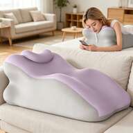 Almofada de Apoio Lombar Multifuncional em Espuma de Memória, Design Ergonómico, Proporciona Apoio Adicional, Adequada para Diferentes Posturas e Cenários, Atende a Várias Necessidades. Ideal para Pessoas que Ficam Sentadas por Longos Períodos, Pode Ser Utilizada em Posições Sentadas ou Deitadas, Apoia a Altura das Pernas, Adequada como Presente de Feriado e Casamento.