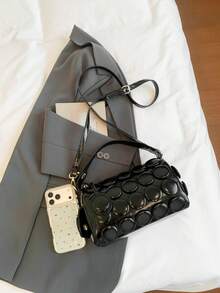 女款斜跨圓筒包，3D壓花圓形紋路人造皮革，拉鍊開合，可拆卸肩帶，時尚街頭風，日常女用手提包 - 黑色 - 查看 7