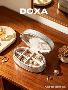 DOXA 亮銀色橢圓形旅行珠寶收納盒，拉鍊隔層戒指與耳環收納盒，僅空盒 - 銀色 - 查看 3
