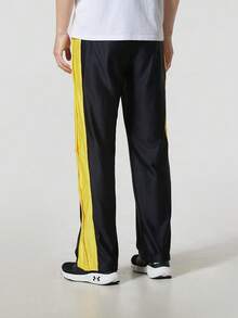 Under Armour Men's APAC Curry Snap Pant Lightweight Comfortable Loose Straight Leg Pants For Daily Sports And Casual Wear 6012759-001 - Black - View 4