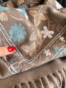 1件女款秋冬仿羊絨刺繡圍巾，加厚保暖流蘇刺繡波希米亞風旅行披肩斗篷 - 棕色 - 查看 3