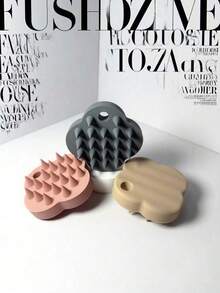 1pc Clover-Shaped Silicone Scalp Massage Brush, For Scalp Cleaning & Massage, Dry & Wet Use, Solid Color, Portable Travel Hair Comb Massage Brush - Multicolor - View 2