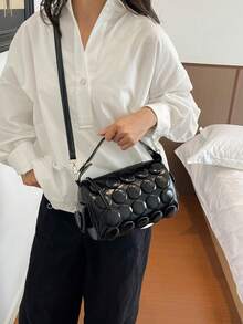 女款斜跨圓筒包，3D壓花圓形紋路人造皮革，拉鍊開合，可拆卸肩帶，時尚街頭風，日常女用手提包 - 黑色 - 查看 4