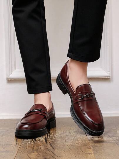 Herrloafers i brunt med hästbitsdetalj och tjock sula, slip-on dressade skor, avslappnade skor för kostym, kontor, fest och pendling, slouchy skor