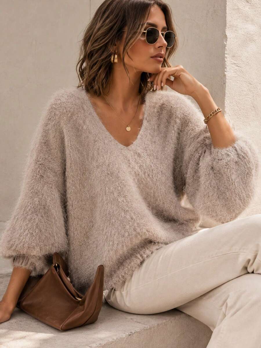 时尚新款宽松V领毛衣 - 七分袖短款毛衣,柔软面料,纯色涤纶绒面女士超大V领毛衣,居家日常穿着皆宜,秋冬季新年必备单品 - 卡其色 - 查看 1