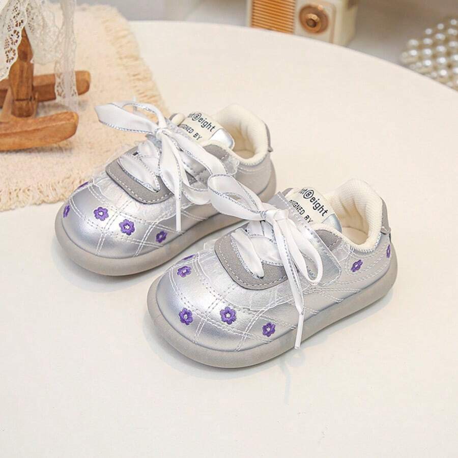 1 Pair Girls' New Embroidered Floral Lightweight Comfortable Casual Shoes, Versatile Sweet Princess Sneakers - Silver - View 1