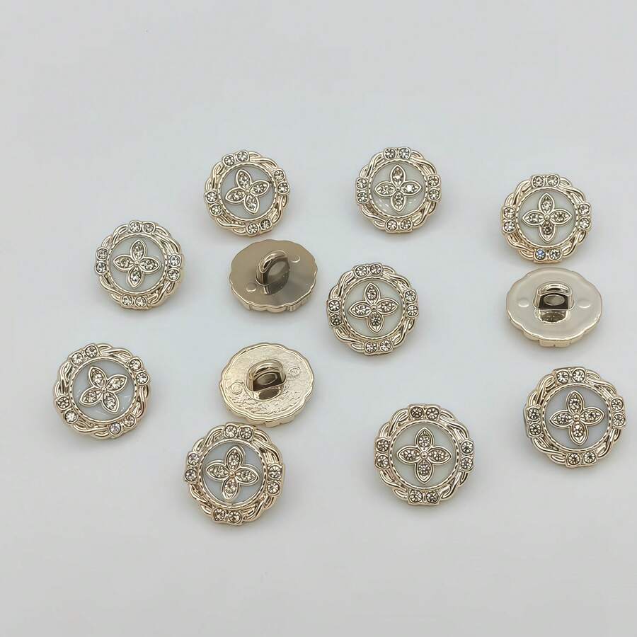 10pcs/1.8cm Fashion Personalized Minimalist Versatile White Flower Rhinestone Plastic Buttons, Luxury Gold Small Flower Rhinestone Buttons, European And American Style High-End Vintage Elegant Versatile Gold Base Buttons, Handmade Sewing High-Quality Gold-Edged Buttons For DIY Clothing, Bags, Hats, Coats, Sweaters, Pants, Shirts Decoration