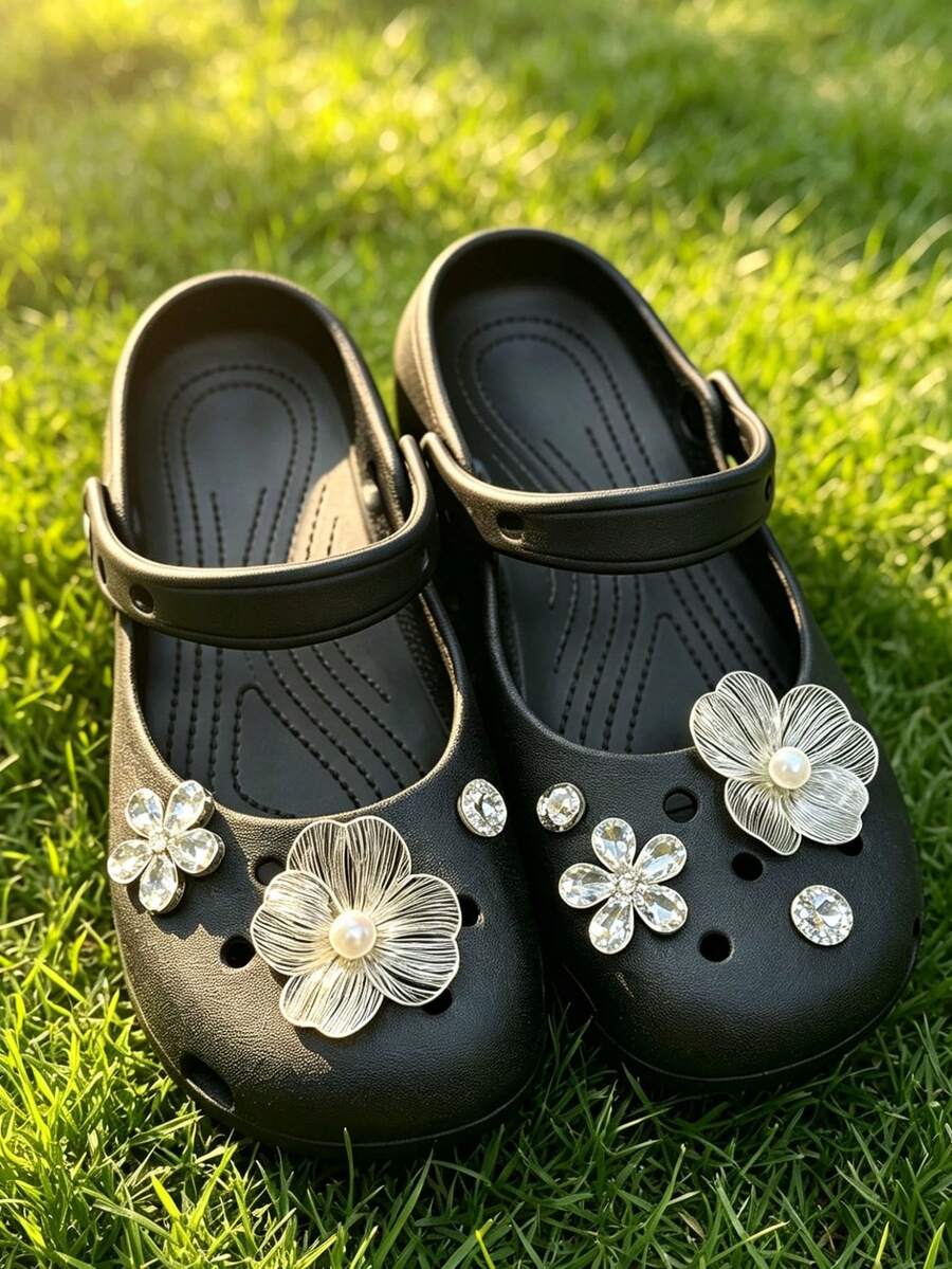 7pcs Fashionable Sandal Accessories, DIY Detachable 3D Bowknot, Flower, Chain, Heart Shoe Charms, Suitable For Women's Sandals, Fun Personalized Shoe Decor, Perfect Gift For Holiday Parties - White - View 1