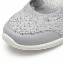 Skechers Sepatu Mary Jane Wanita dengan Hak Wedges Elastis, Sepatu Jalan Nyaman, Sepatu Slip-on - Light Grey - View 7