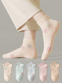 ZUJO 5 Pairs Of Women's 3D Floral Pattern Short Socks, Skin-Friendly Soft Breathable Socks,Suitable For All Seasons Daily Wear - Multicolor - View 4