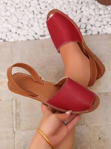 planare Sandal Wanita Terbaru, Modis, Musim Panas, Elegan, Warna Polos, Desain Mengkilap, Model Slingback dengan Tali Belakang dan Ujung Terbuka, Warna Merah, Cocok untuk Kencan Musim Panas, Perjalanan, Liburan, dan Pakaian Bepergian - Merah - View 4