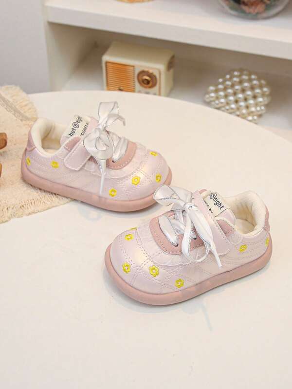 Korean Pastoral Style Baby Girl Spring/Autumn Casual Shoes, Floral Embroidered Round Toe Loose Fit Hook & Loop Non-Slip Princess Shoes For Infants And Toddlers