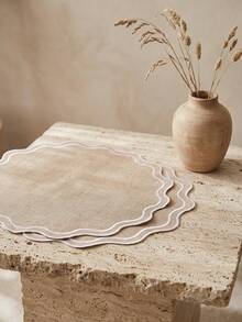 1pc Brown Base White Edge Wavy Shape Placemat, Natural Wabi-Sabi Style Fabric Material, Round Wavy Edge With Blue Binding Detail Decoration, Stain-Resistant Tabletop Protection, Functional Dining Table Decor, Suitable For Daily Tea Ceremony And Minimalist Home Decor - Brown - View 2