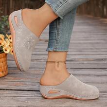 Embroidered Floral Closed-Toe Mule Slippers, Soft Sole Comfortable Slouchy Shoes, Versatile For Daily Commute - Grey - View 2