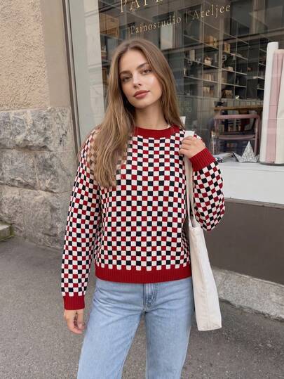 Suéter de punto holgado para mujer con cuello redondo, manga larga y diseño de cuadros vintage en rojo, negro y blanco, top versátil para otoño/invierno, elegante suéter jacquard de contraste para uso diario, oficina, vacaciones, fotografía callejera y viajes