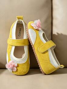 Scarpe Mary Jane piatte per bambini da 3-12 anni, giallo senape, con fiori in rete. Scarpe da principessa dolci per bambini | Decorazione raffinata con rose in rete sfumata rosa-blu. Stile pastorale coreano | Pantofole, sandali, scarpe sportive, scarpe scolastiche per ragazze, adatte per uscite quotidiane e fotografia - Giallo - Visualizzare 1